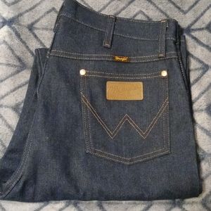 FINAL SALE! Men's Classic Wranglers 35x32 NWOT
